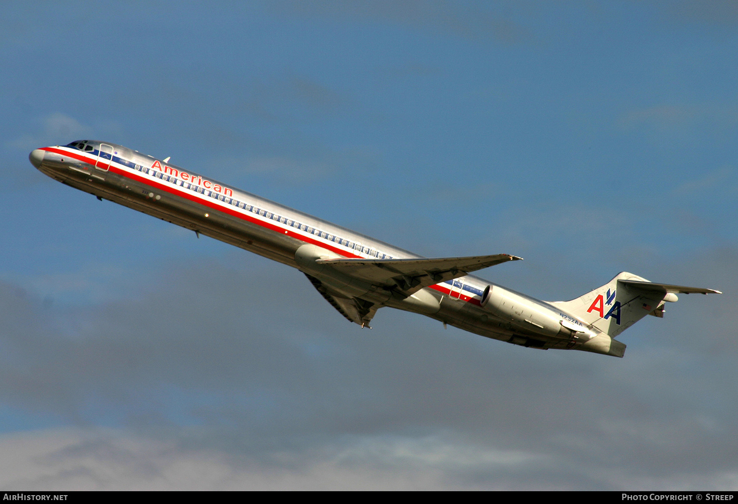 Aircraft Photo of N232AA | McDonnell Douglas MD-82 (DC-9-82) | American Airlines | AirHistory.net #210443