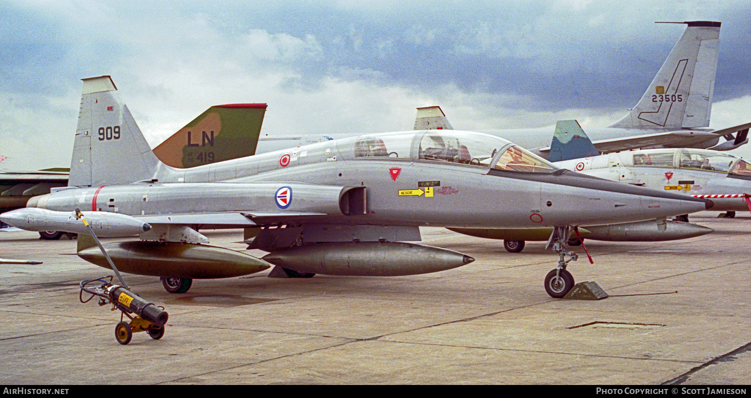 Aircraft Photo of 909 | Northrop F-5B Freedom Fighter | Norway - Air Force | AirHistory.net #210576