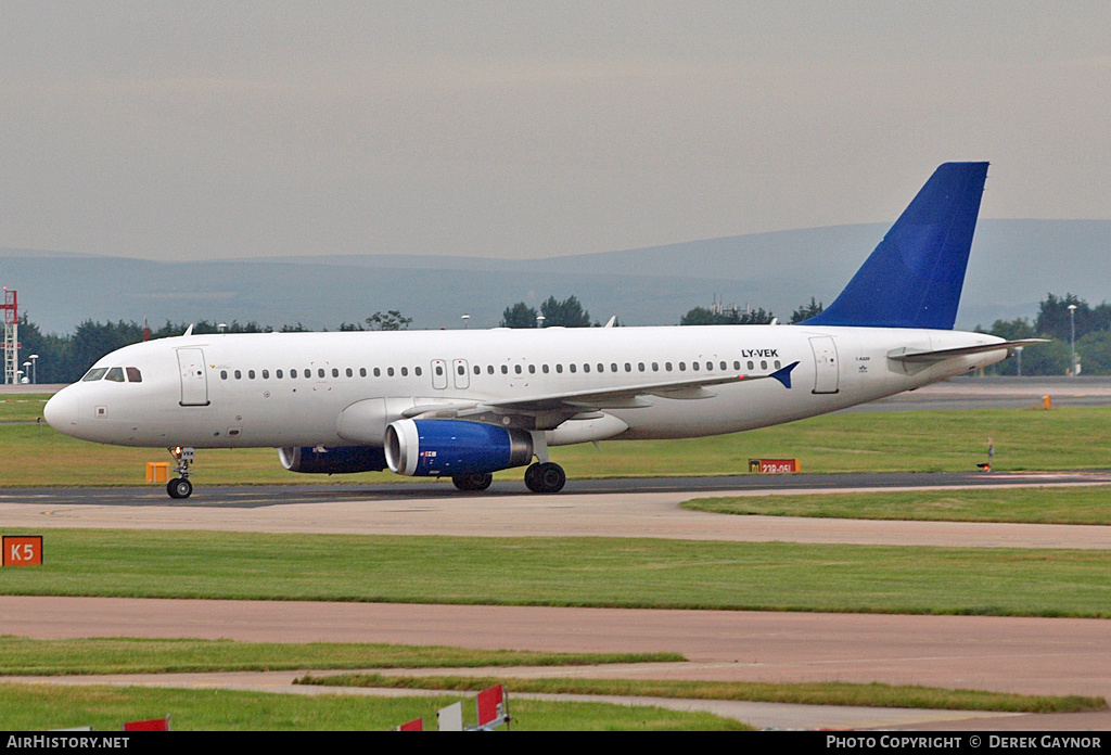 Aircraft Photo of LY-VEK | Airbus A320-232 | AirHistory.net #210670
