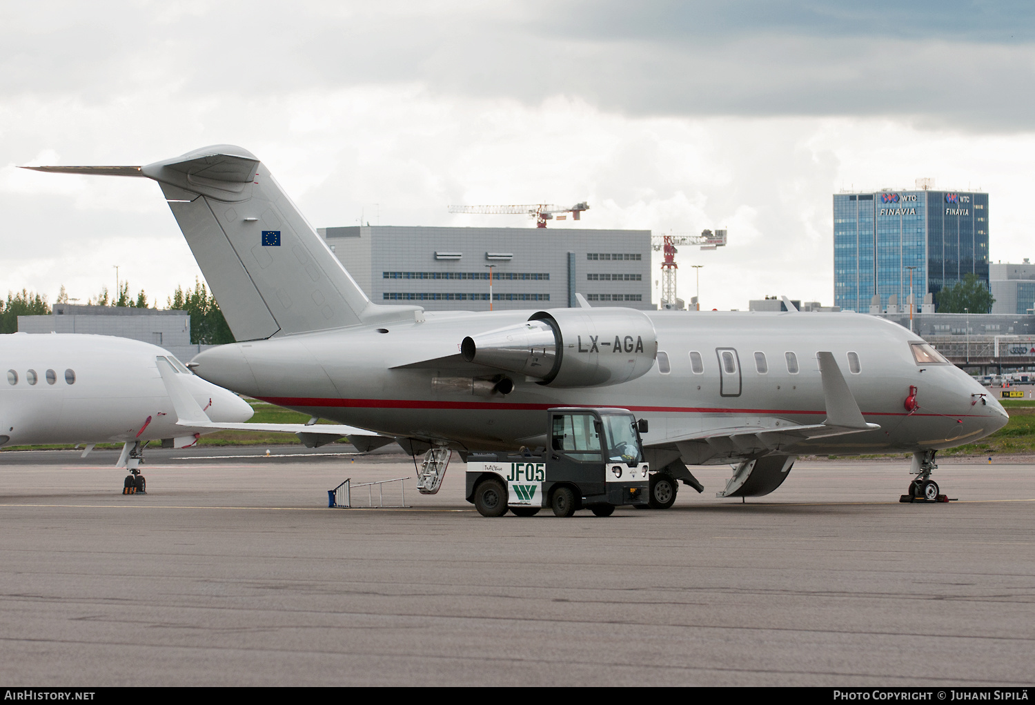 Aircraft Photo of LX-AGA | Bombardier Challenger 605 (CL-600-2B16) | AirHistory.net #211098