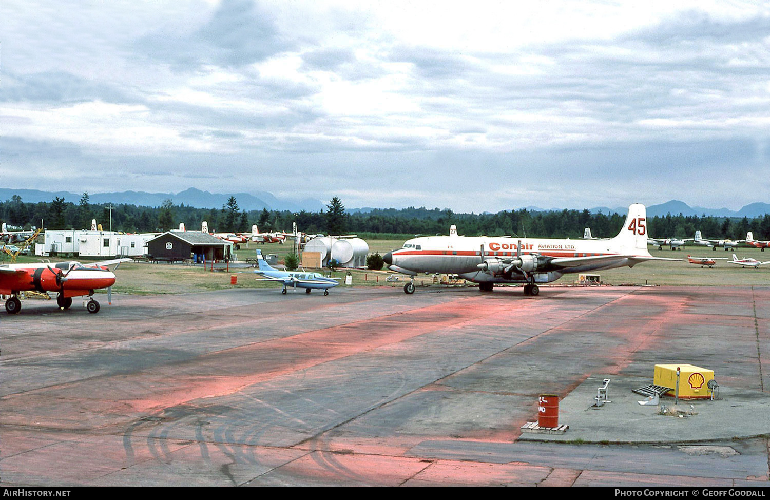 Airport photo of Abbotsford (CYXX / YXX) in British Columbia, Canada | AirHistory.net #211141