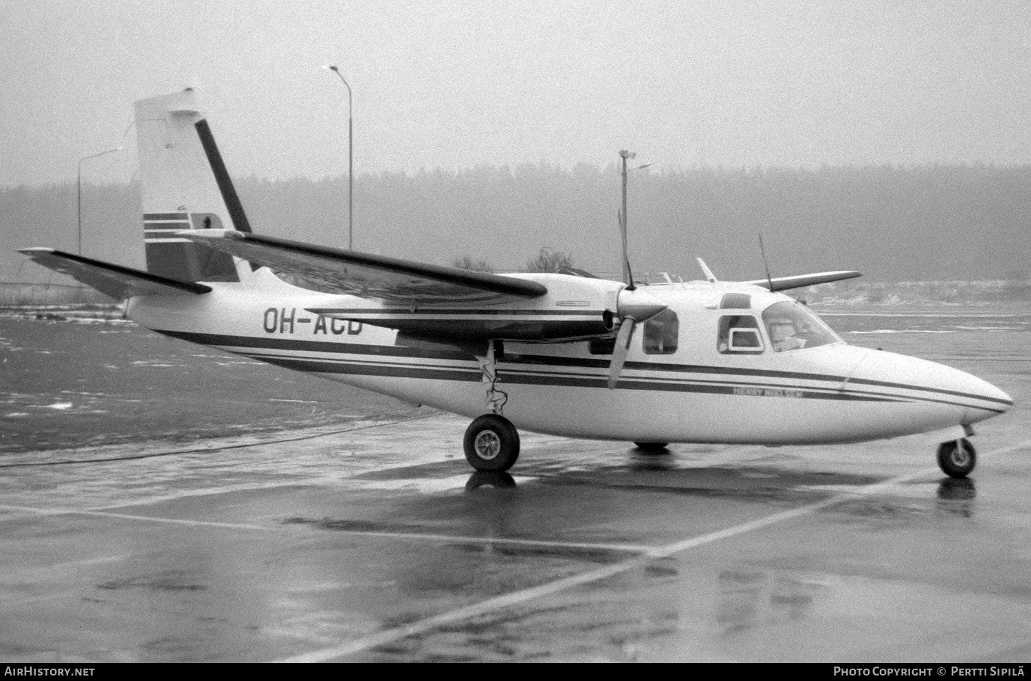 Aircraft Photo of OH-ACD | Rockwell 500S Shrike Commander | Henry Nielsen Shipping | AirHistory.net #211212