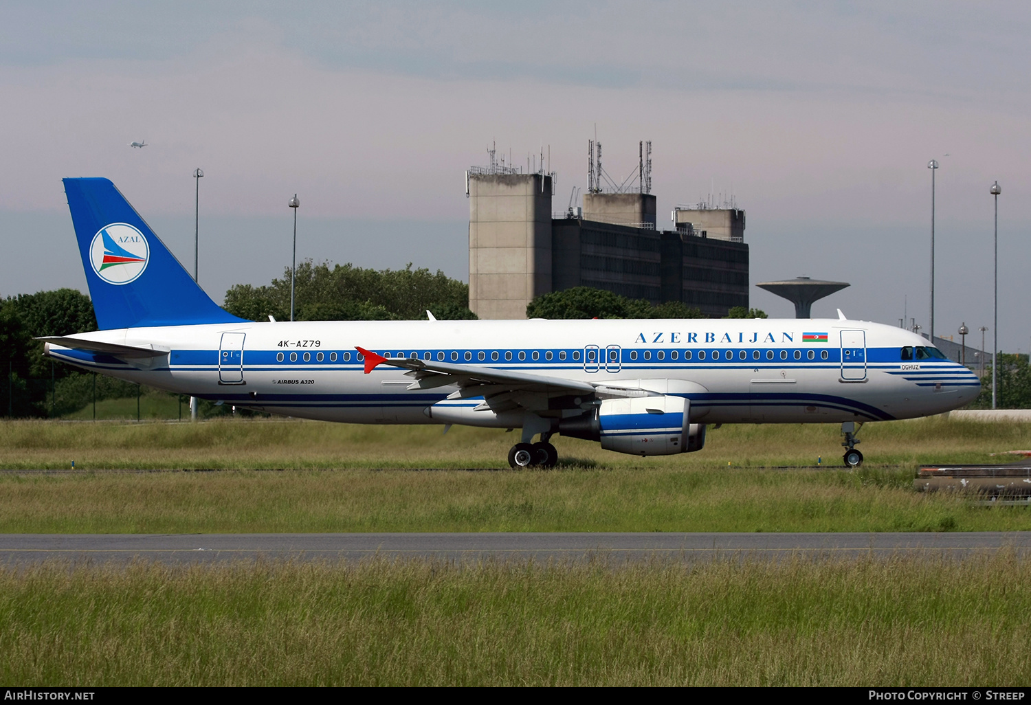 Aircraft Photo of 4K-AZ79 | Airbus A320-214 | Azerbaijan Airlines - AZAL - AHY | AirHistory.net #211244