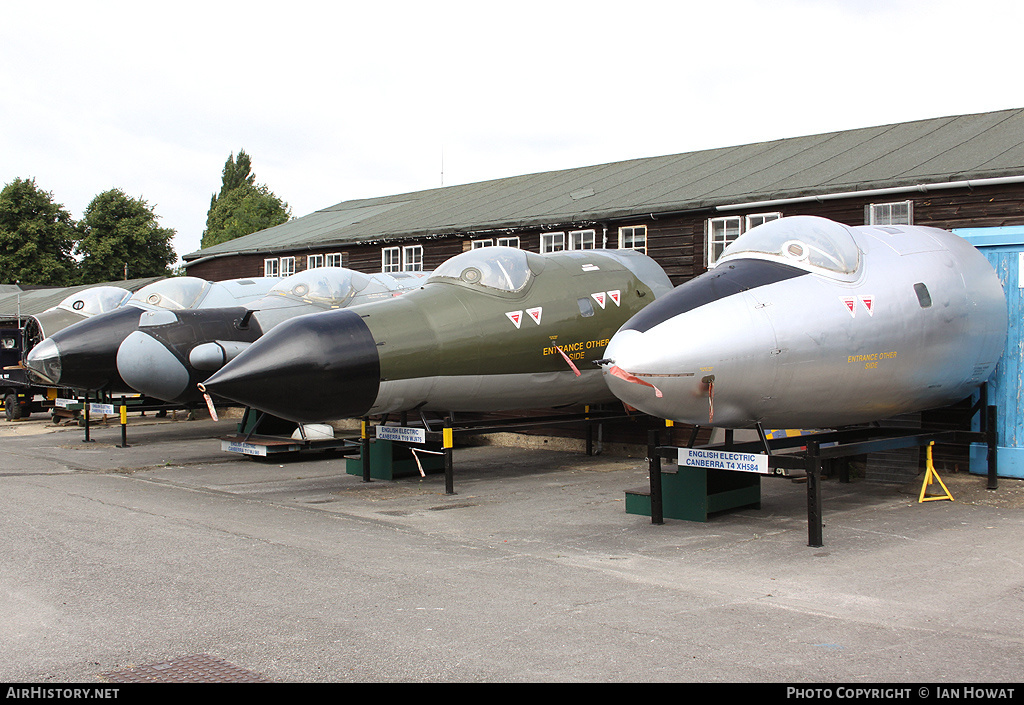 Aircraft Photo of XH584 | English Electric Canberra T4 | UK - Air Force | AirHistory.net #211249