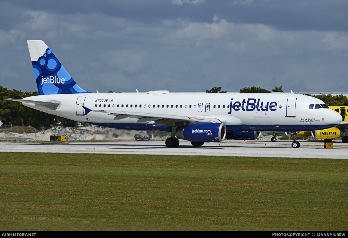 Aircraft Photo of N703JB | Airbus A320-232 | JetBlue Airways | AirHistory.net #211281