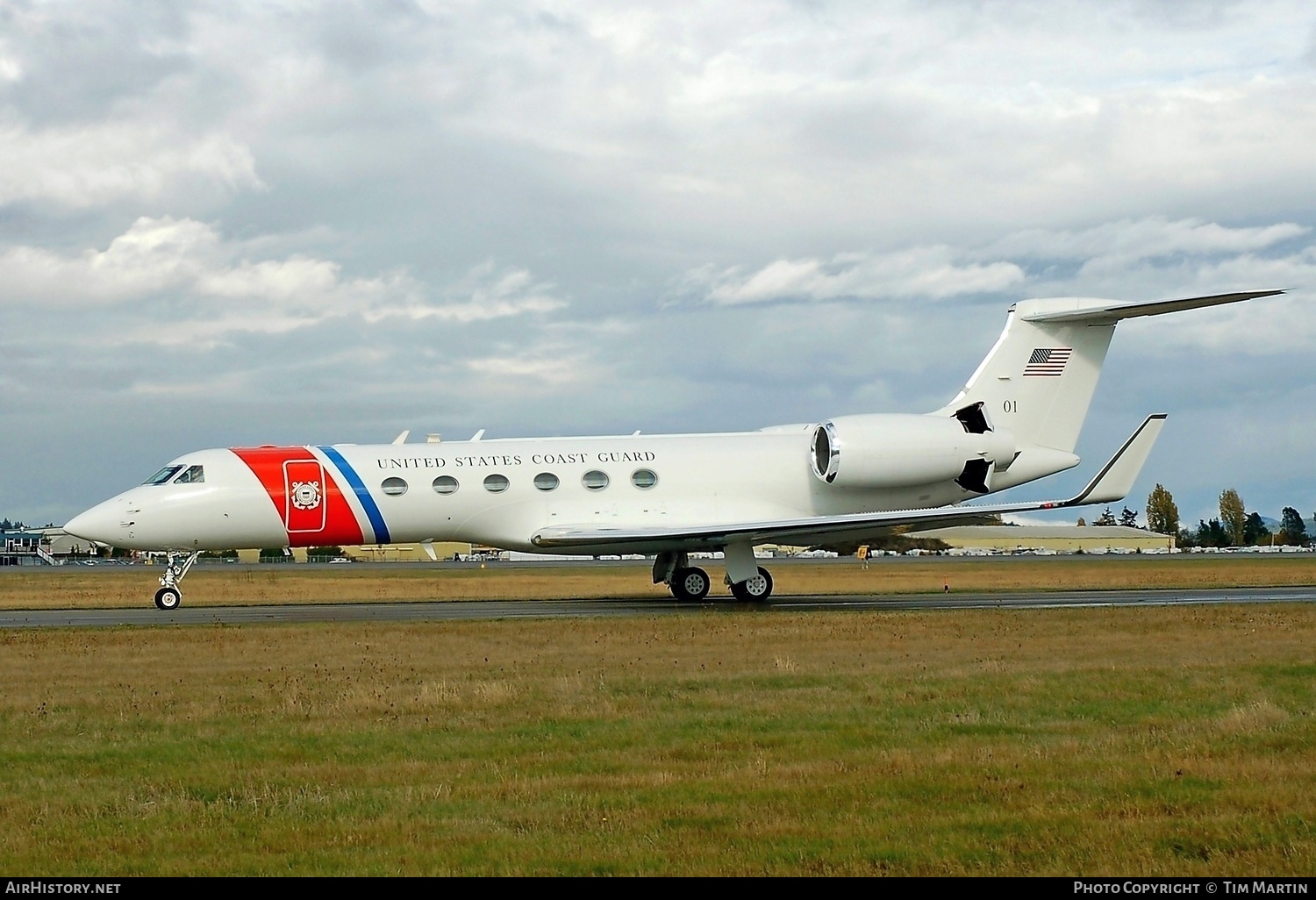 Aircraft Photo of 01 | Gulfstream Aerospace C-37A Gulfstream V (G-V) | USA - Coast Guard | AirHistory.net #211352