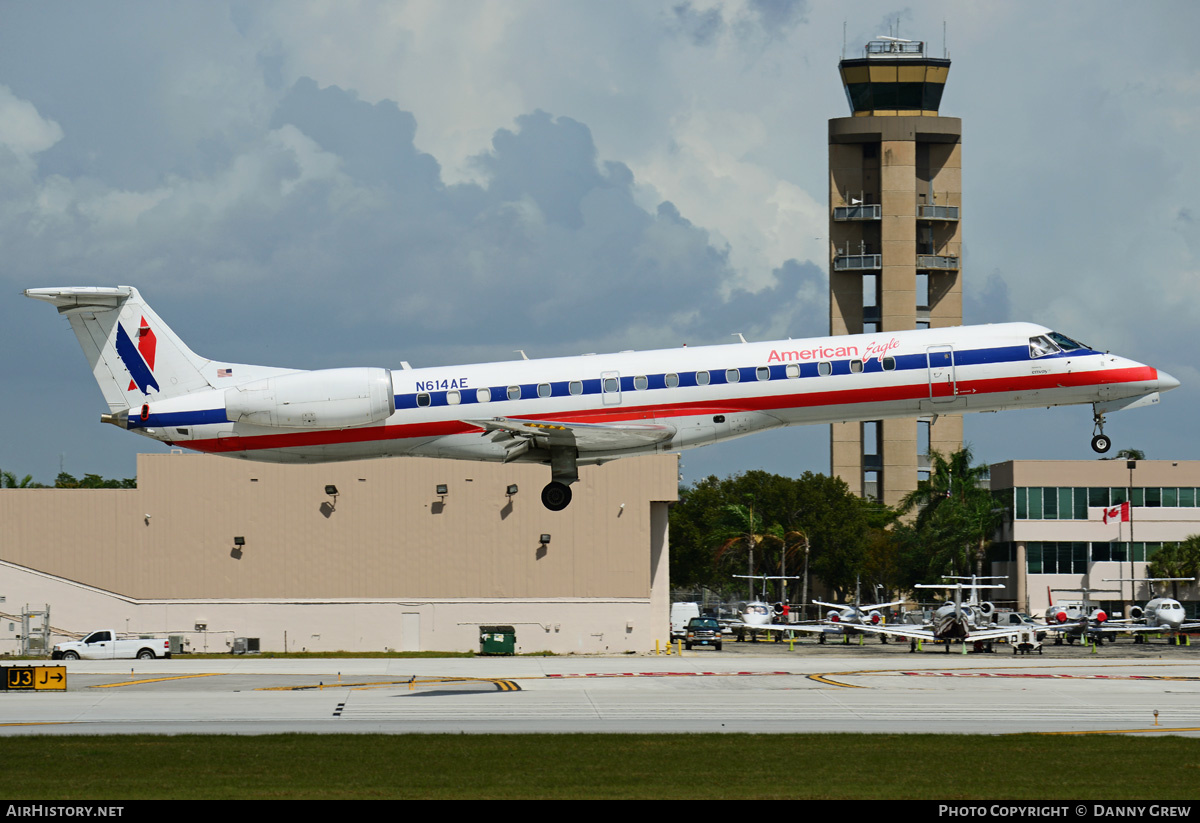 Aircraft Photo of N614AE | Embraer ERJ-145LR (EMB-145LR) | American Eagle | AirHistory.net #211355