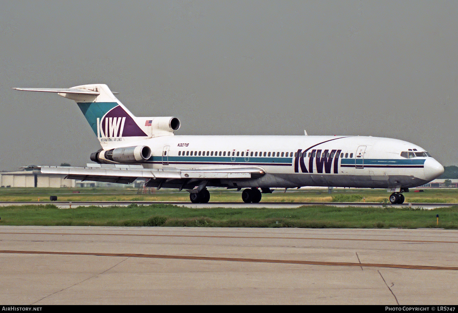 Aircraft Photo of N32719 | Boeing 727-224 | Kiwi International Airlines | AirHistory.net #211423