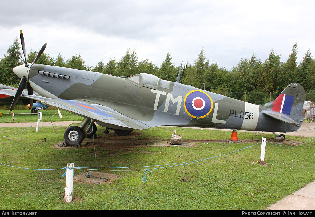 Aircraft Photo of PL256 | Supermarine Spitfire (model) | UK - Air Force | AirHistory.net #211470