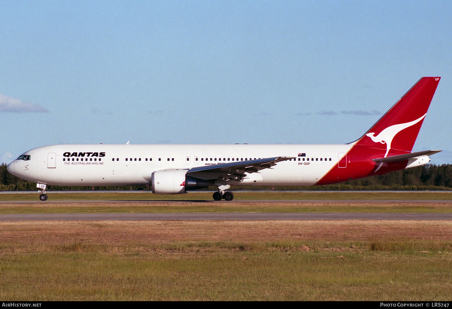 Aircraft Photo of VH-OGP | Boeing 767-338/ER | Qantas | AirHistory.net #211768