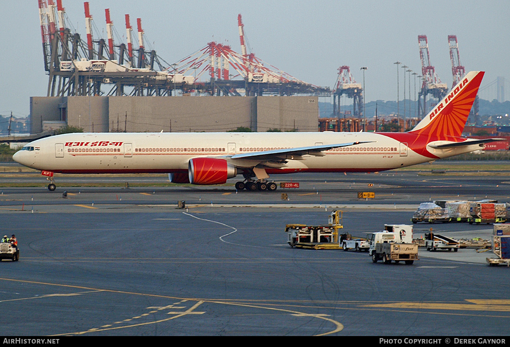 Aircraft Photo of VT-ALR | Boeing 777-337/ER | Air India | AirHistory.net #211781