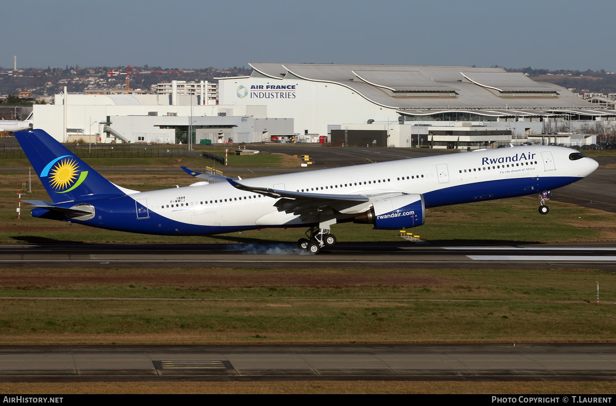 Aircraft Photo of F-WWCJ | Airbus A330-941N | RwandAir | AirHistory.net #211791