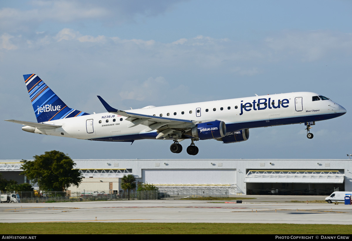 Aircraft Photo of N238JB | Embraer 190AR (ERJ-190-100IGW) | JetBlue Airways | AirHistory.net #211876