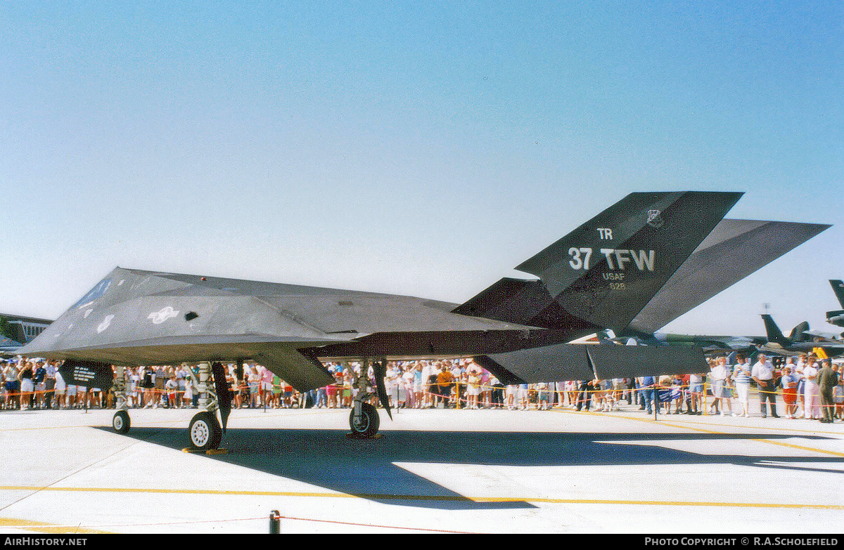 Aircraft Photo of 84-0828 / 828 | Lockheed F-117A Nighthawk | USA - Air Force | AirHistory.net #211941