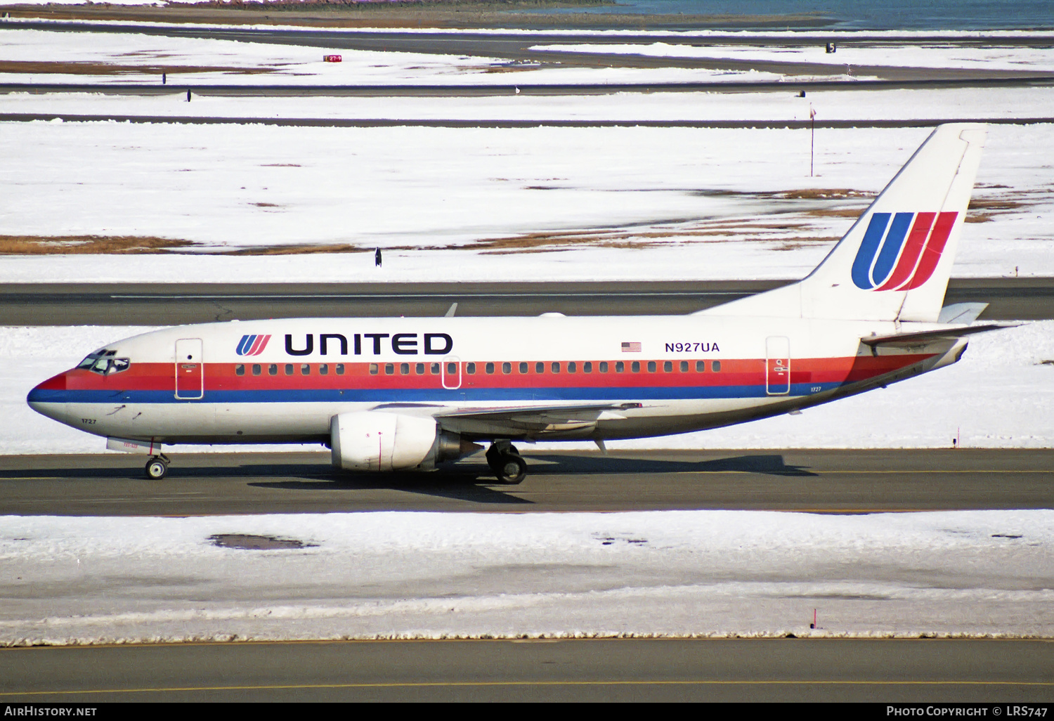 Aircraft Photo of N927UA | Boeing 737-522 | United Airlines | AirHistory.net #212009