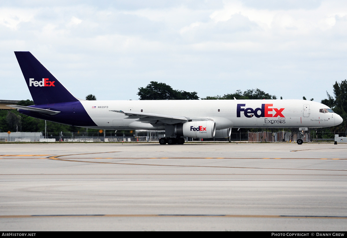 Aircraft Photo of N935FD | Boeing 757-2T7(SF) | FedEx Express | AirHistory.net #212261