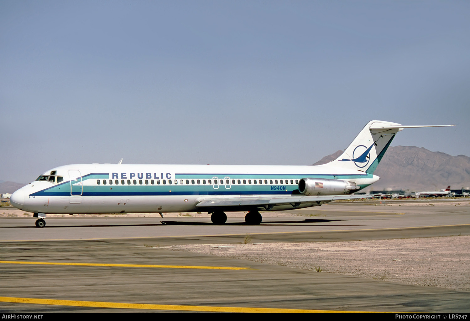 Aircraft Photo of N940N | McDonnell Douglas DC-9-31 | Republic Airlines | AirHistory.net #212389