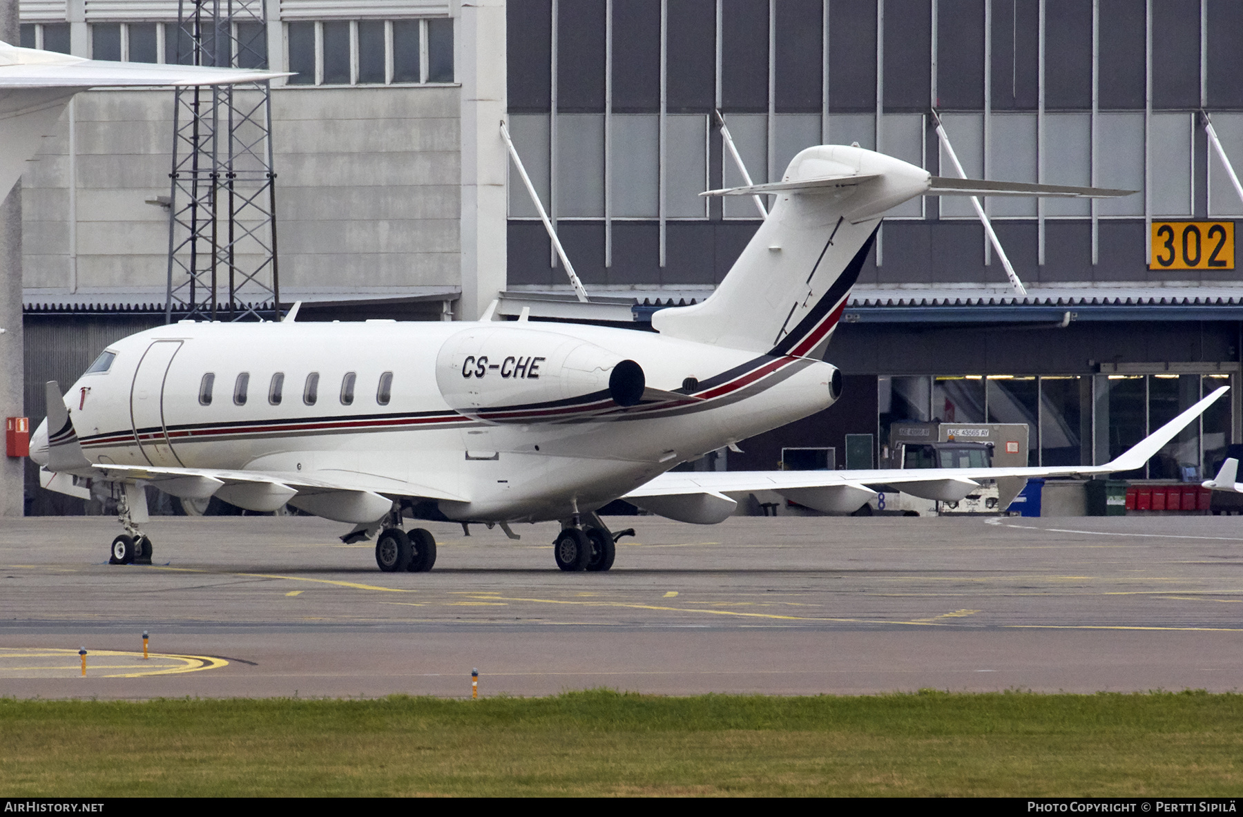 Aircraft Photo of CS-CHE | Bombardier Challenger 350 (BD-100-1A10) | AirHistory.net #212539