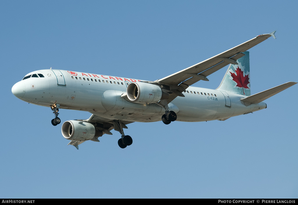 Aircraft Photo of C-FZUB | Airbus A320-214 | Air Canada | AirHistory.net #212662