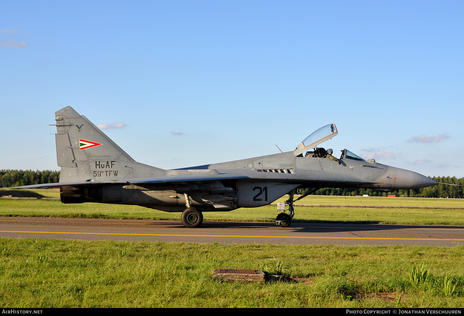 Aircraft Photo of 21 | Mikoyan-Gurevich MiG-29B (9-12) | Hungary - Air Force | AirHistory.net #212814