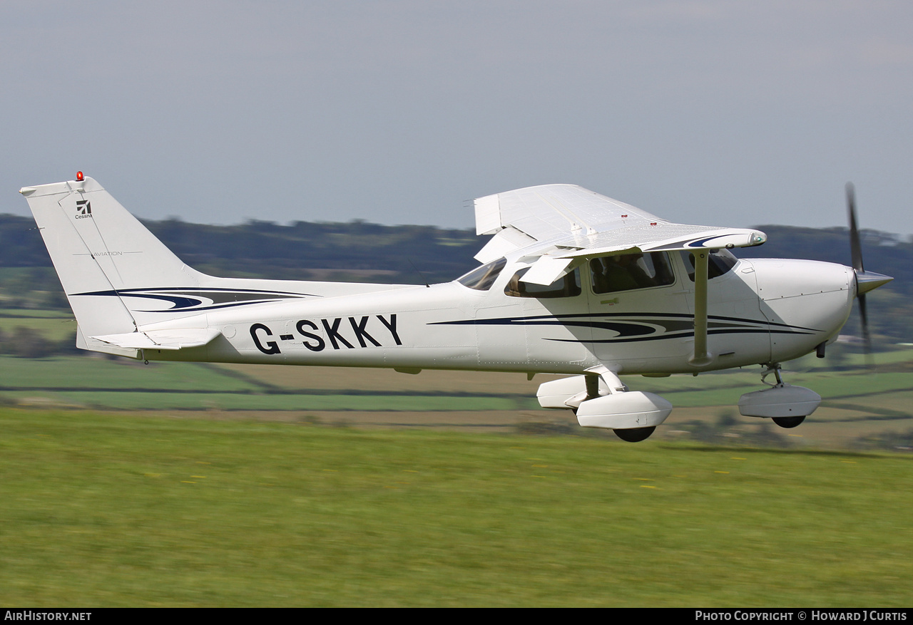 Aircraft Photo of G-SKKY | Cessna 172S Skyhawk SP | AirHistory.net #212872
