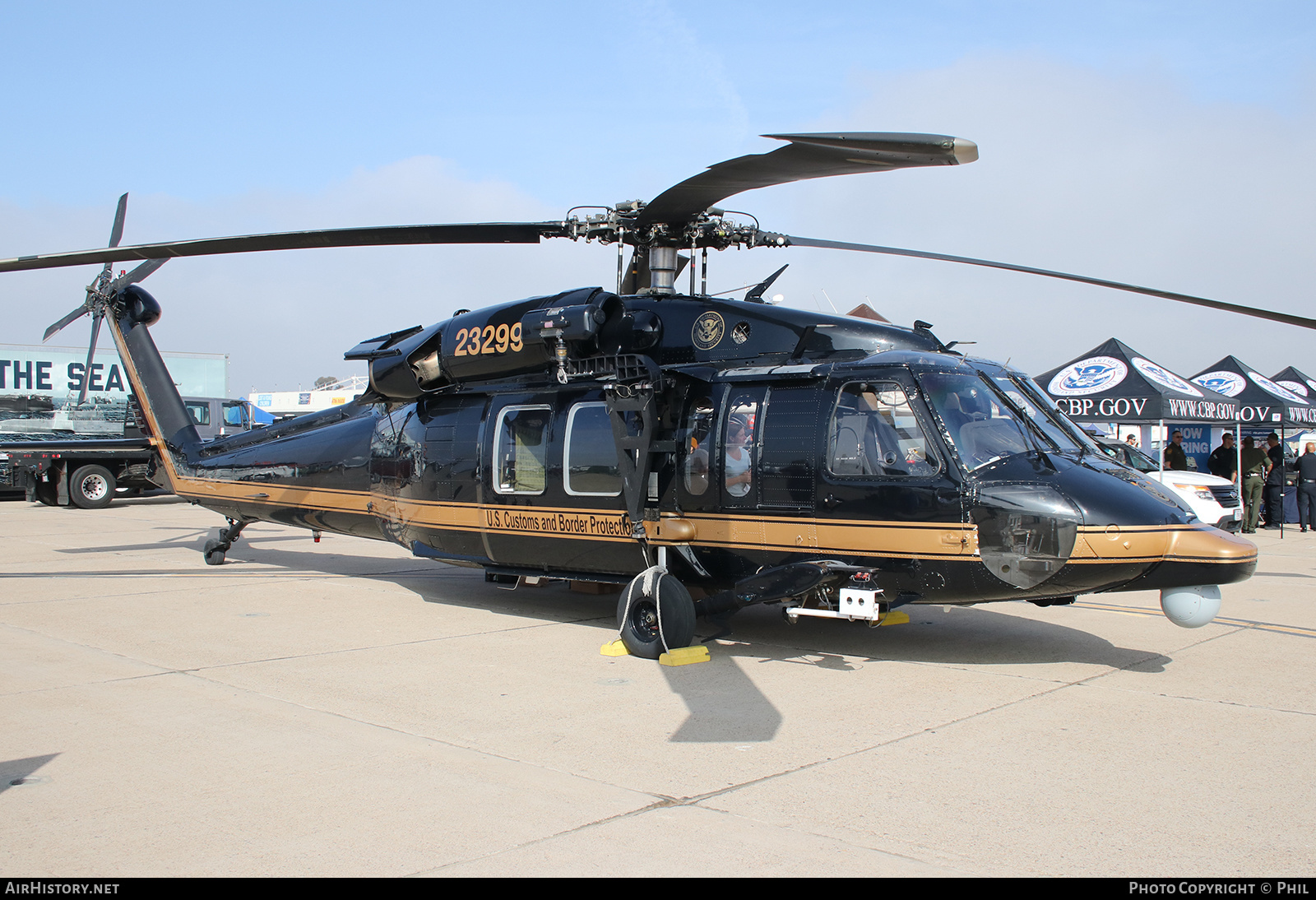 Aircraft Photo of 23299 | Sikorsky UH-60A Black Hawk (S-70A) | USA - Customs | AirHistory.net #213314