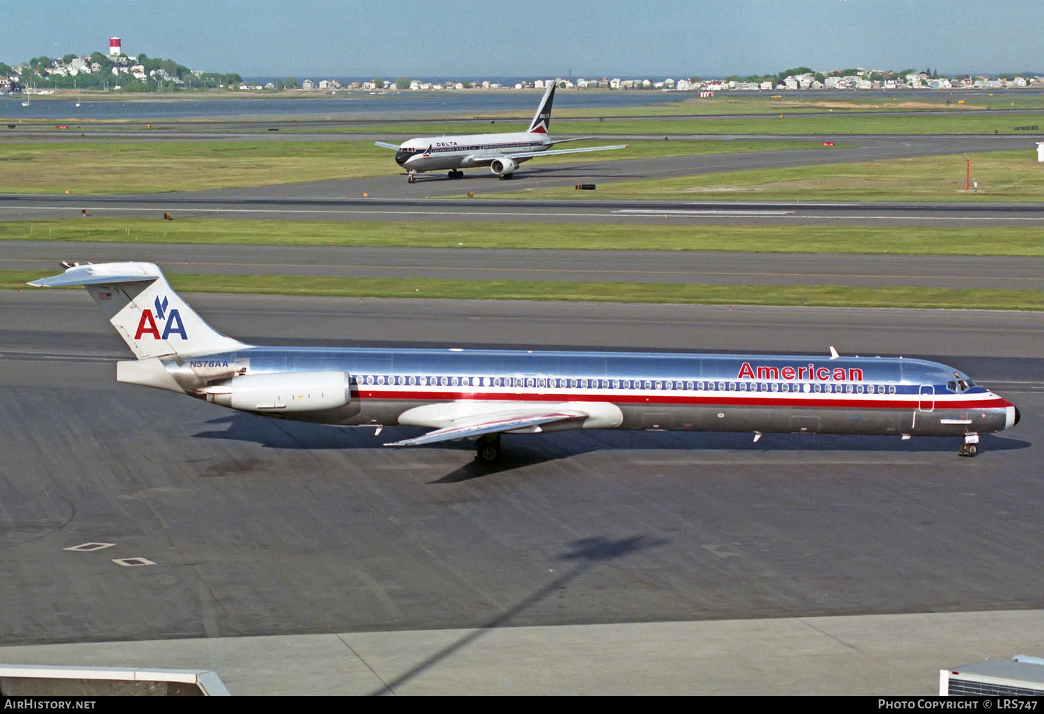 Aircraft Photo of N578AA | McDonnell Douglas MD-82 (DC-9-82) | American Airlines | AirHistory.net #213457