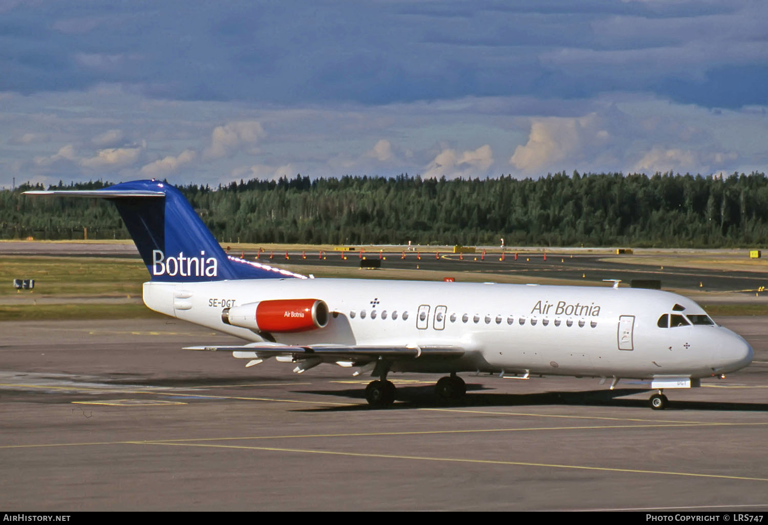 Aircraft Photo of SE-DGT | Fokker F28-4000 Fellowship | Air Botnia | AirHistory.net #213776