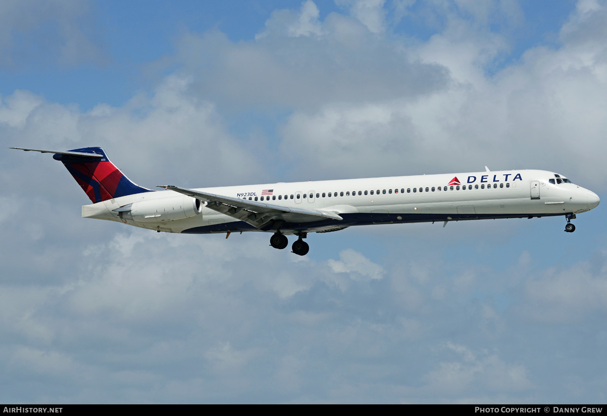Aircraft Photo of N923DL | McDonnell Douglas MD-88 | Delta Air Lines | AirHistory.net #213784