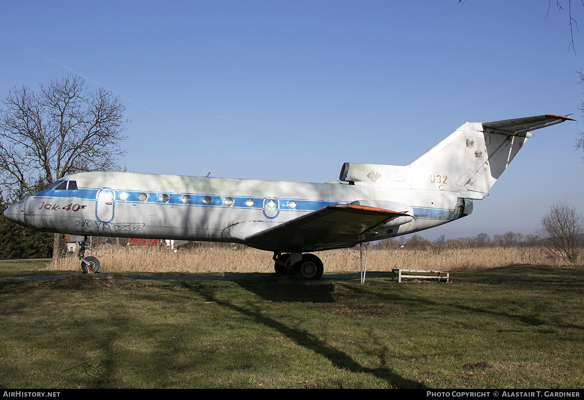 Aircraft Photo of 032 | Yakovlev Yak-40 | Poland - Air Force | AirHistory.net #213798