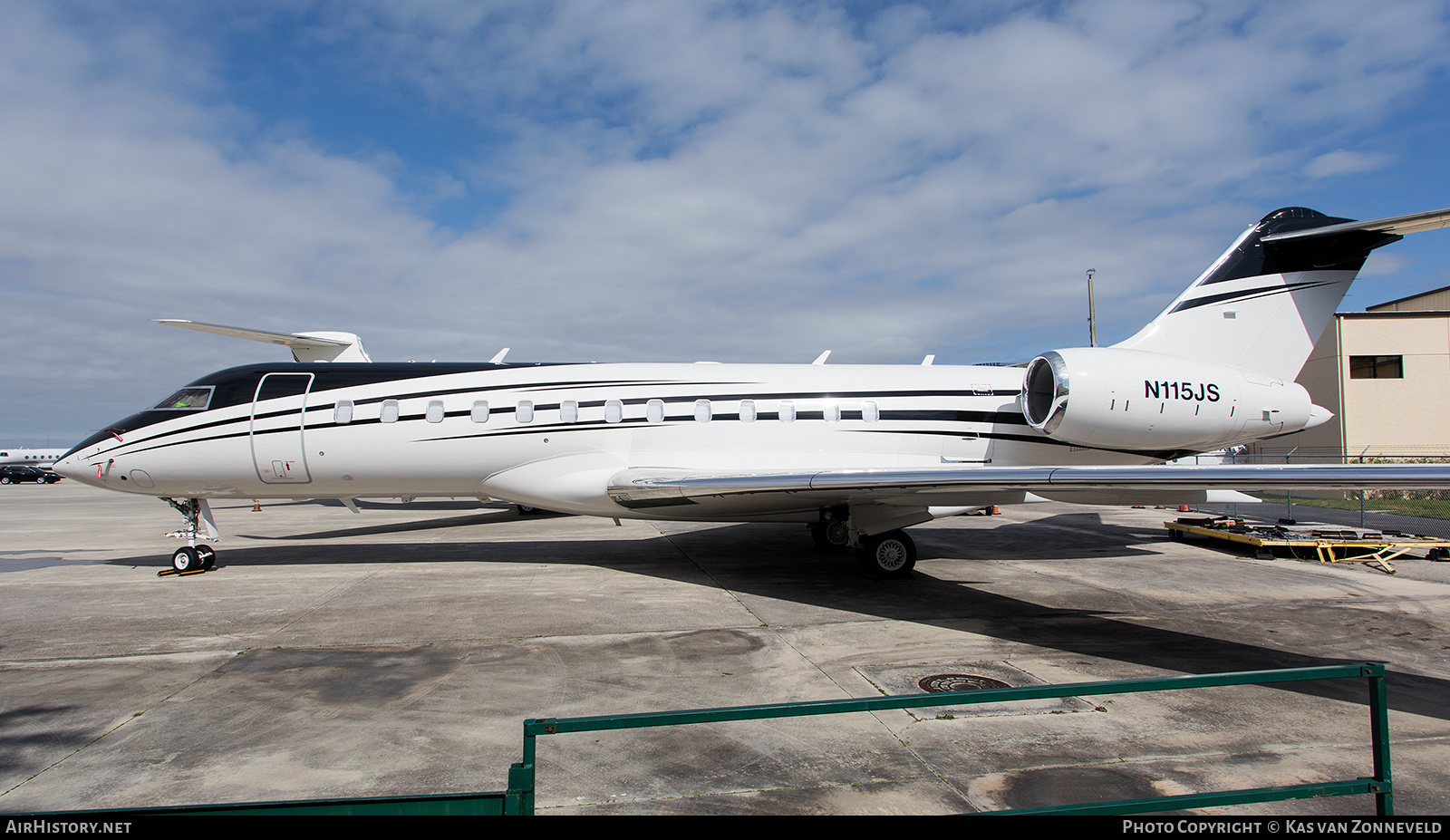 Aircraft Photo of N115JS | Bombardier Global 6000 (BD-700-1A10) | AirHistory.net #213966