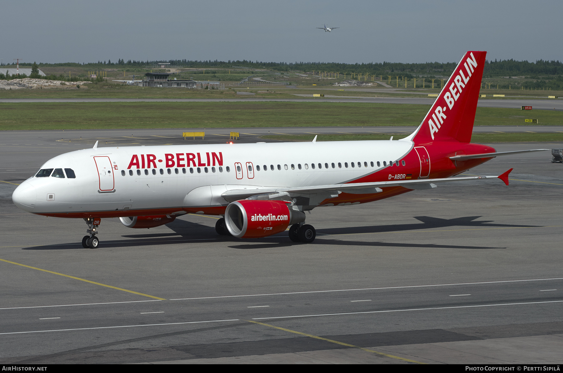 Aircraft Photo of D-ABDR | Airbus A320-214 | Air Berlin | AirHistory.net #214017