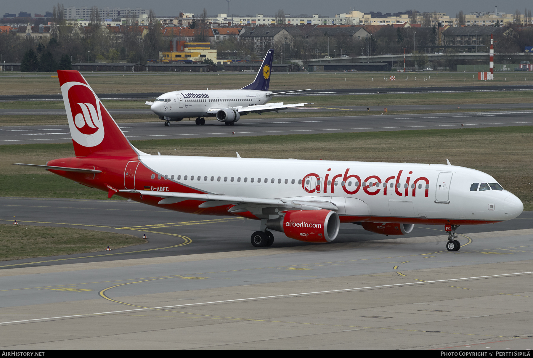 Aircraft Photo of D-ABFC | Airbus A320-214 | Air Berlin | AirHistory.net #214044