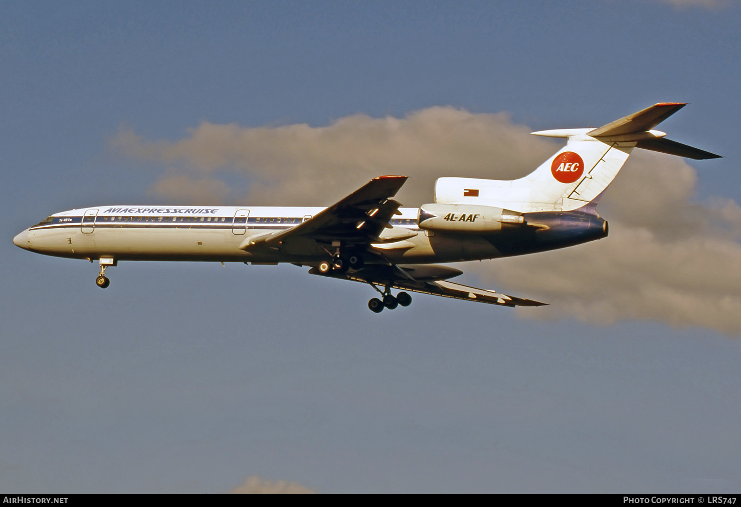 Aircraft Photo of 4L-AAF | Tupolev Tu-154M | AviaExpressCruise - AEC | AirHistory.net #214050