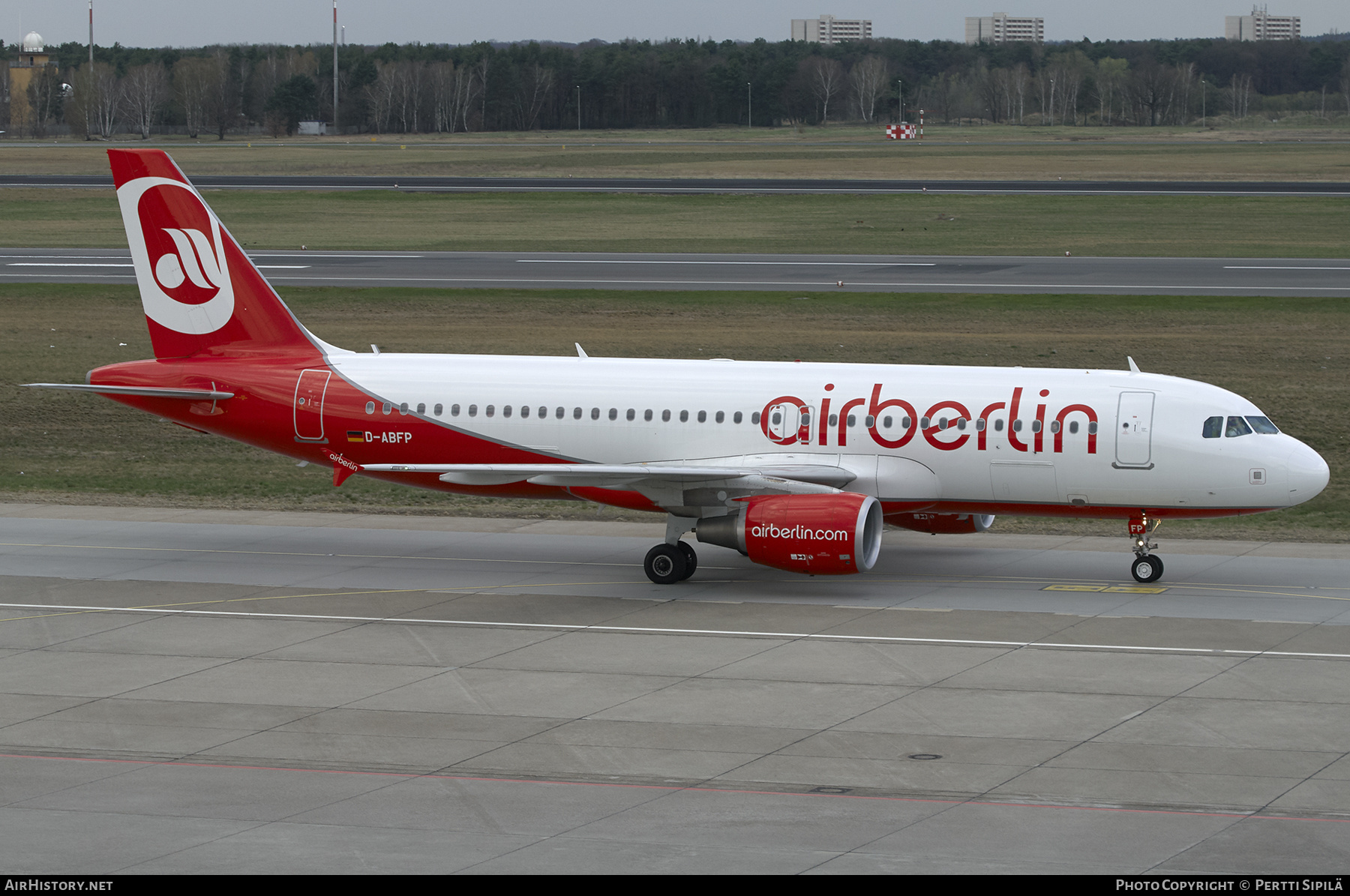 Aircraft Photo of D-ABFP | Airbus A320-214 | Air Berlin | AirHistory.net #214067
