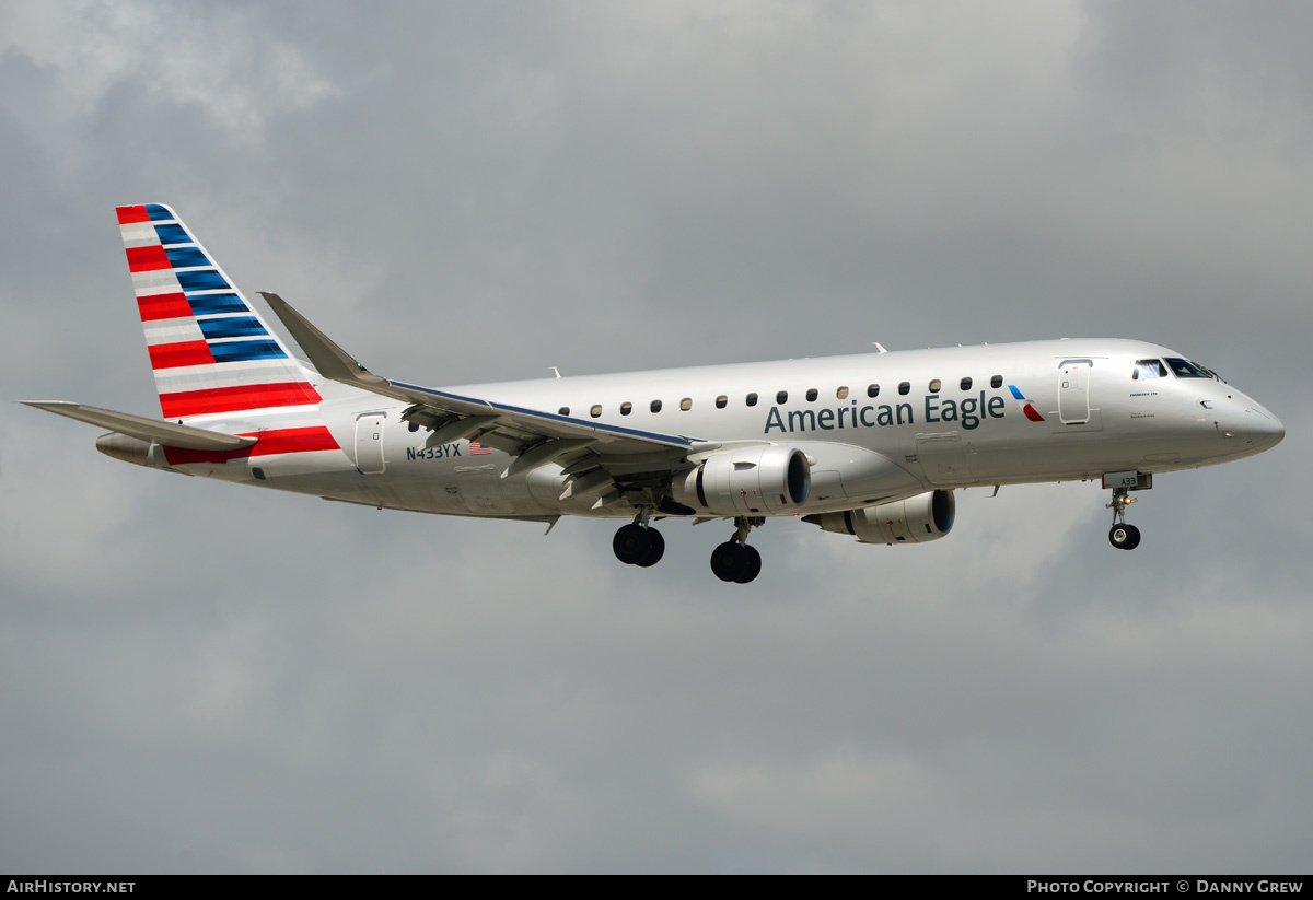 Aircraft Photo of N433YX | Embraer 175LR (ERJ-170-200LR) | American Eagle | AirHistory.net #214215