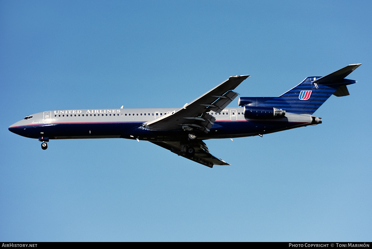 Aircraft Photo of N7252U | Boeing 727-222 | United Airlines | AirHistory.net #214435