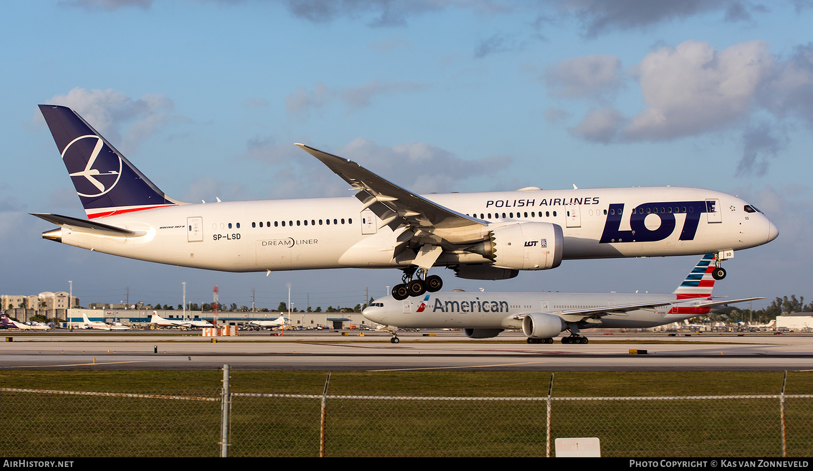 Aircraft Photo of SP-LSD | Boeing 787-9 Dreamliner | LOT Polish Airlines - Polskie Linie Lotnicze | AirHistory.net #214498