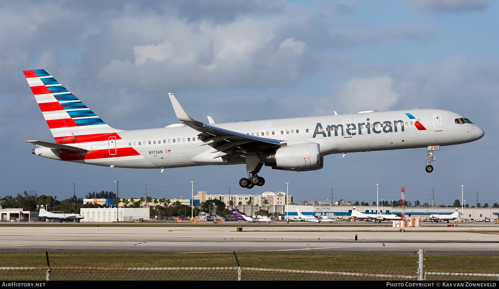 Aircraft Photo of N173AN | Boeing 757-223 | American Airlines | AirHistory.net #214536