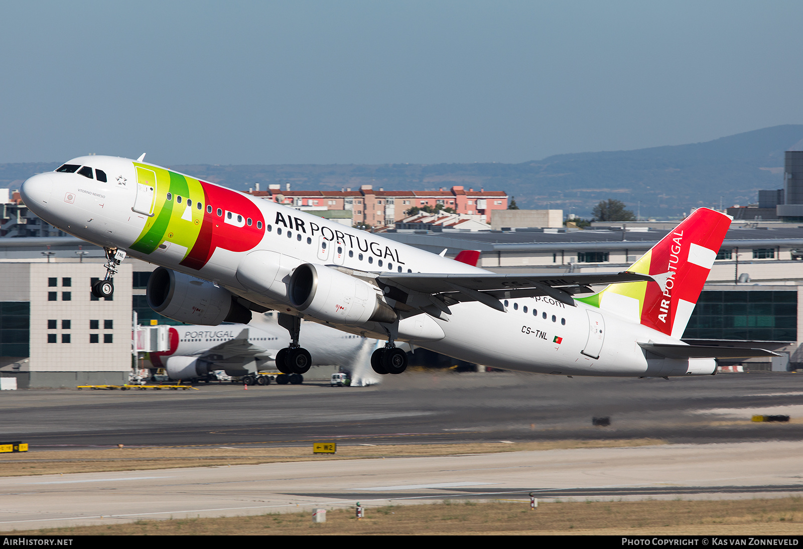 Aircraft Photo of CS-TNL | Airbus A320-214 | TAP Air Portugal | AirHistory.net #214747