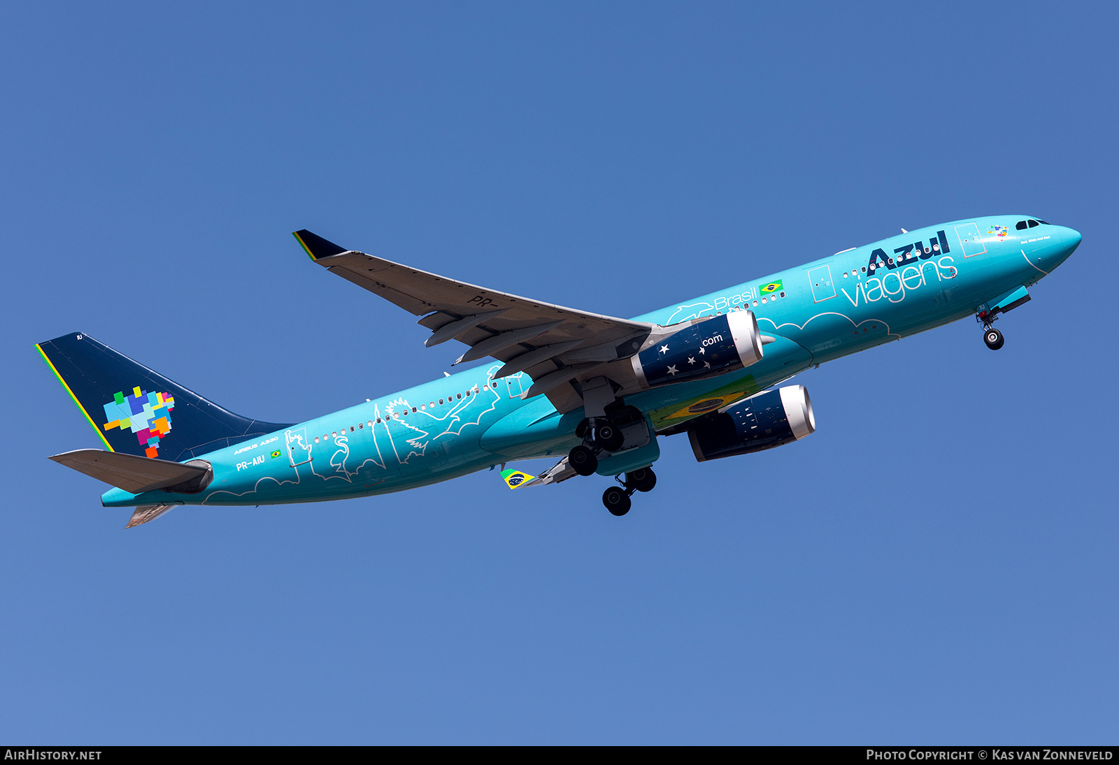 Aircraft Photo of PR-AIU | Airbus A330-243 | Azul Linhas Aéreas Brasileiras | AirHistory.net #214784