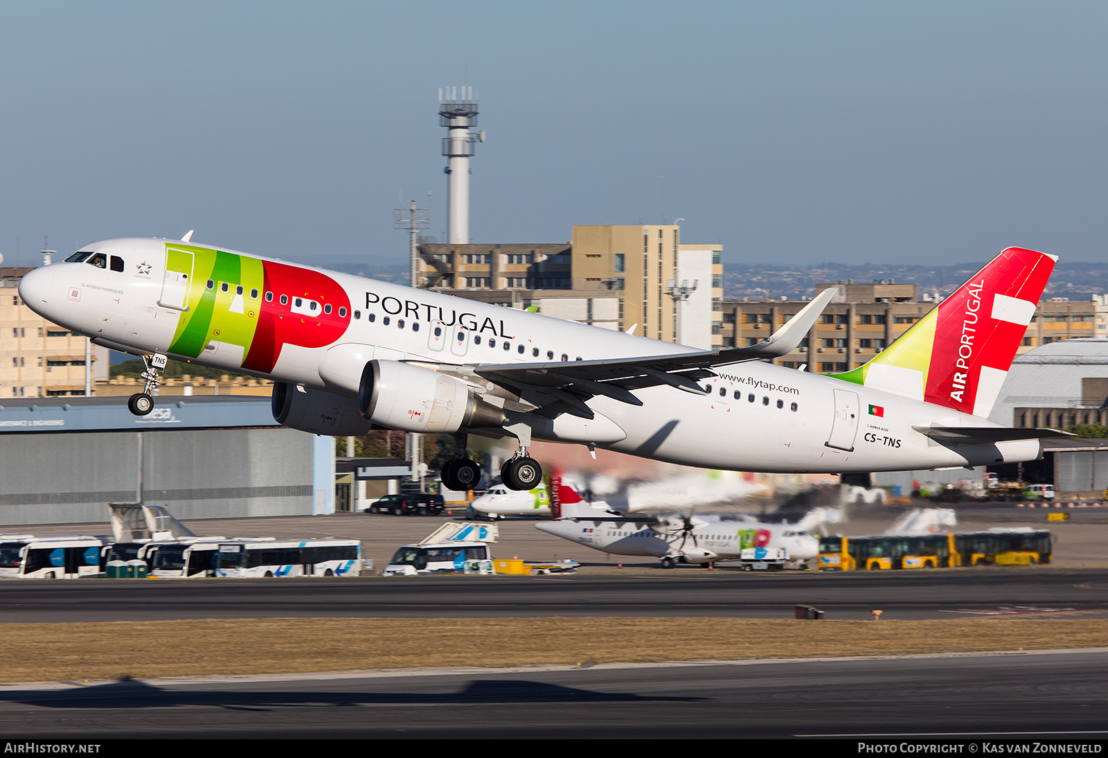 Aircraft Photo of CS-TNS | Airbus A320-214 | TAP Air Portugal | AirHistory.net #214803