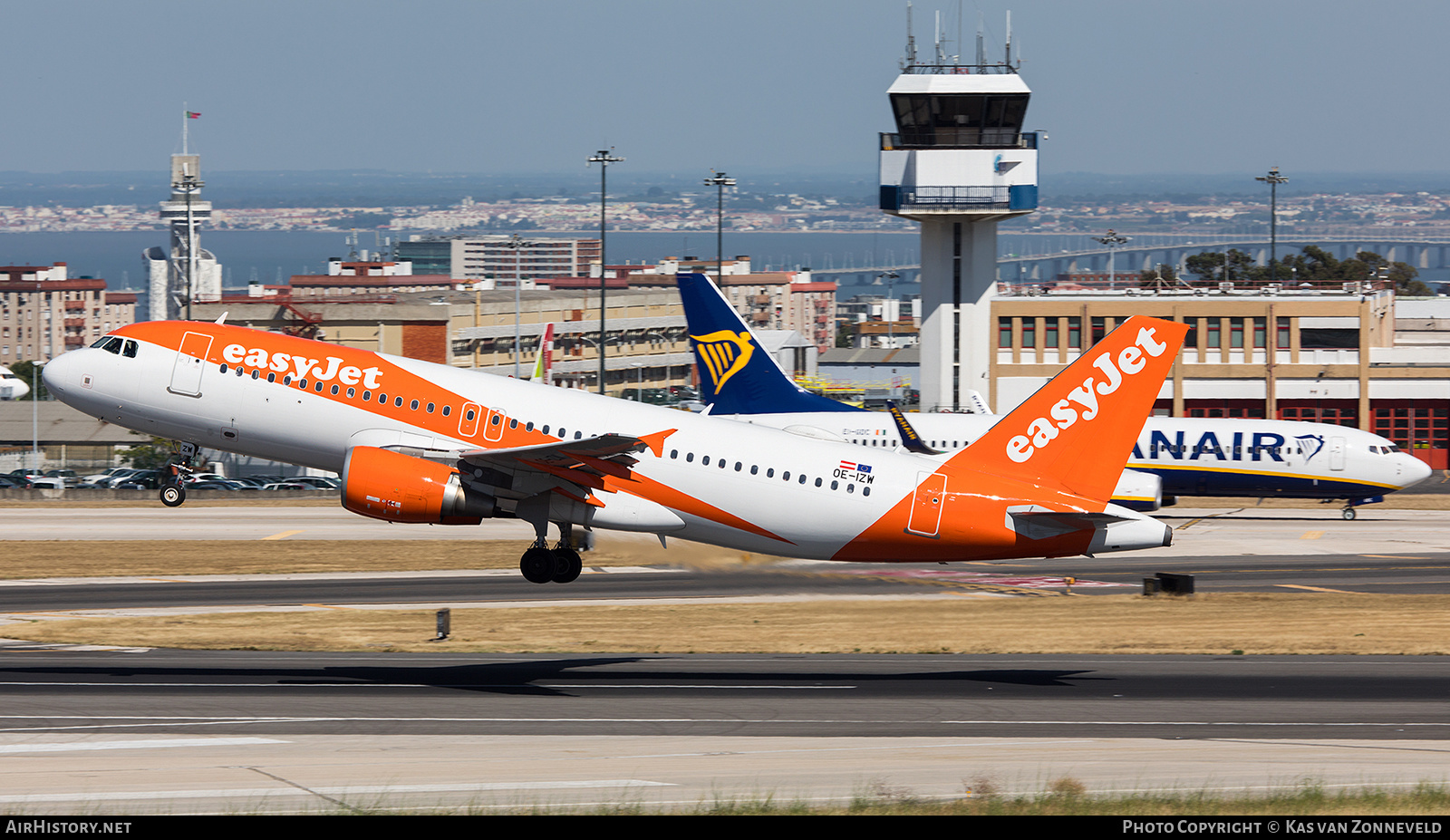 Aircraft Photo of OE-IZW | Airbus A320-214 | EasyJet | AirHistory.net #214807