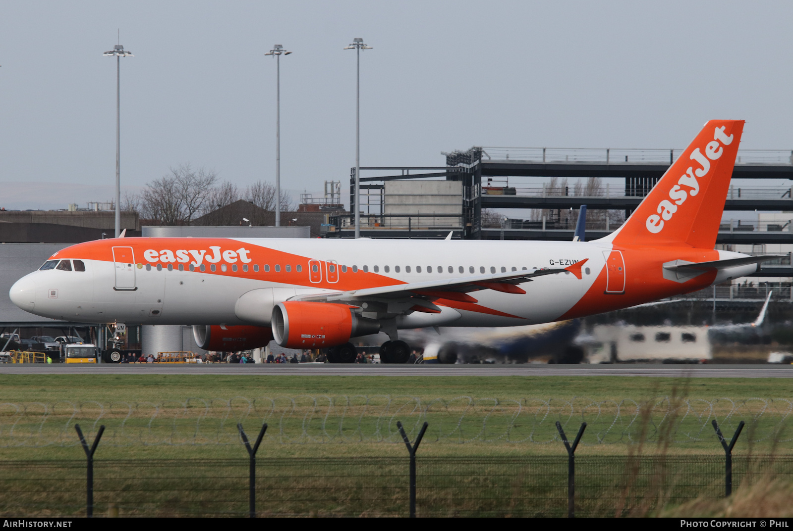 Aircraft Photo of G-EZUN | Airbus A320-214 | EasyJet | AirHistory.net #214817