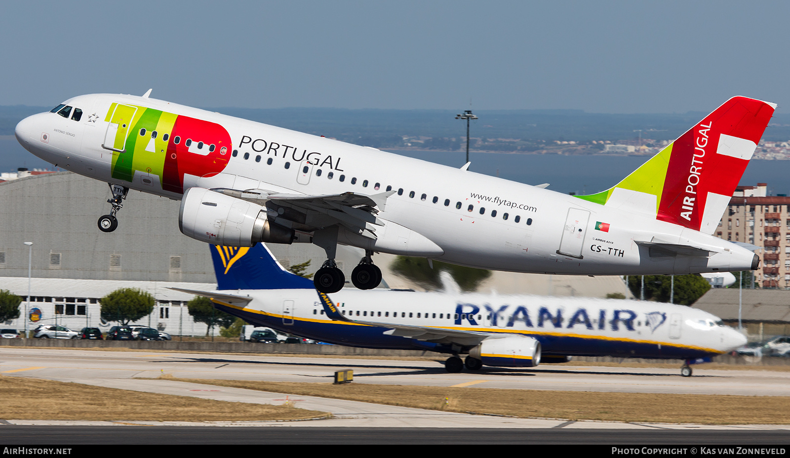 Aircraft Photo of CS-TTH | Airbus A319-111 | TAP Air Portugal | AirHistory.net #214824
