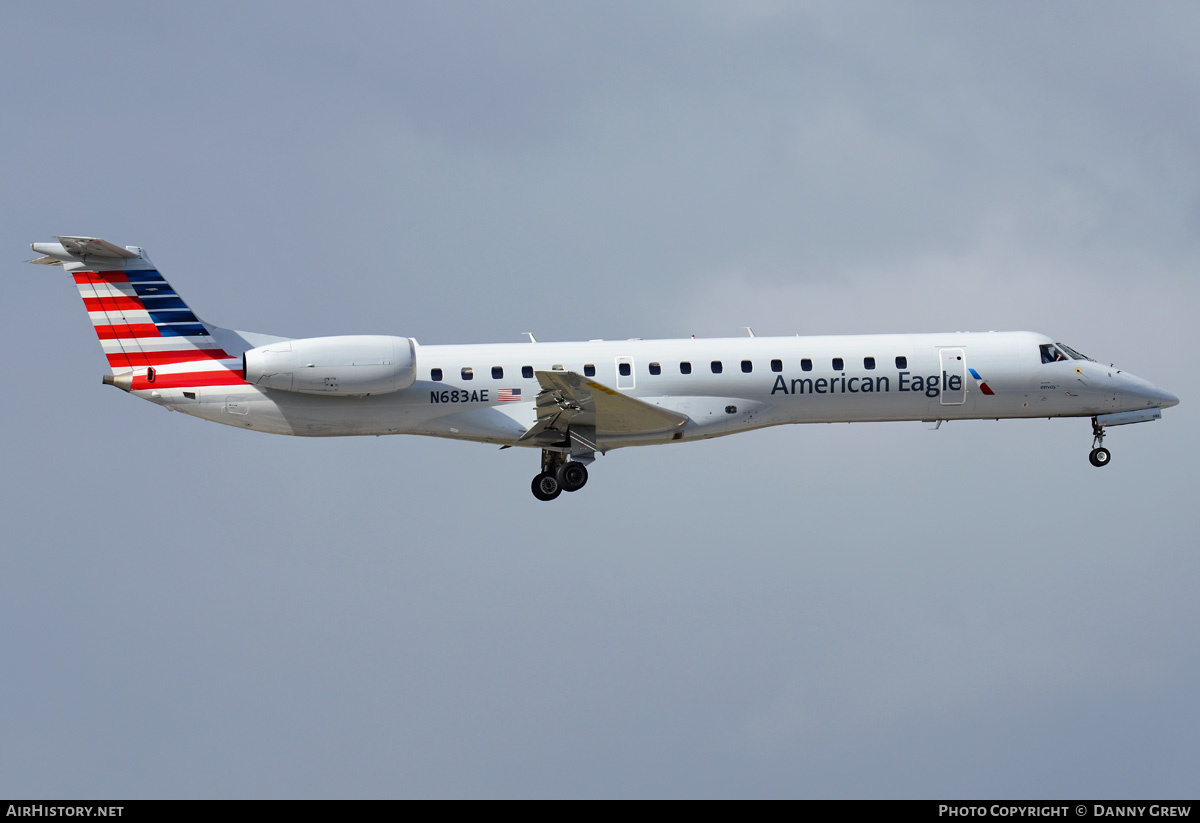 Aircraft Photo of N683AE | Embraer ERJ-145LR (EMB-145LR) | American Eagle | AirHistory.net #214911