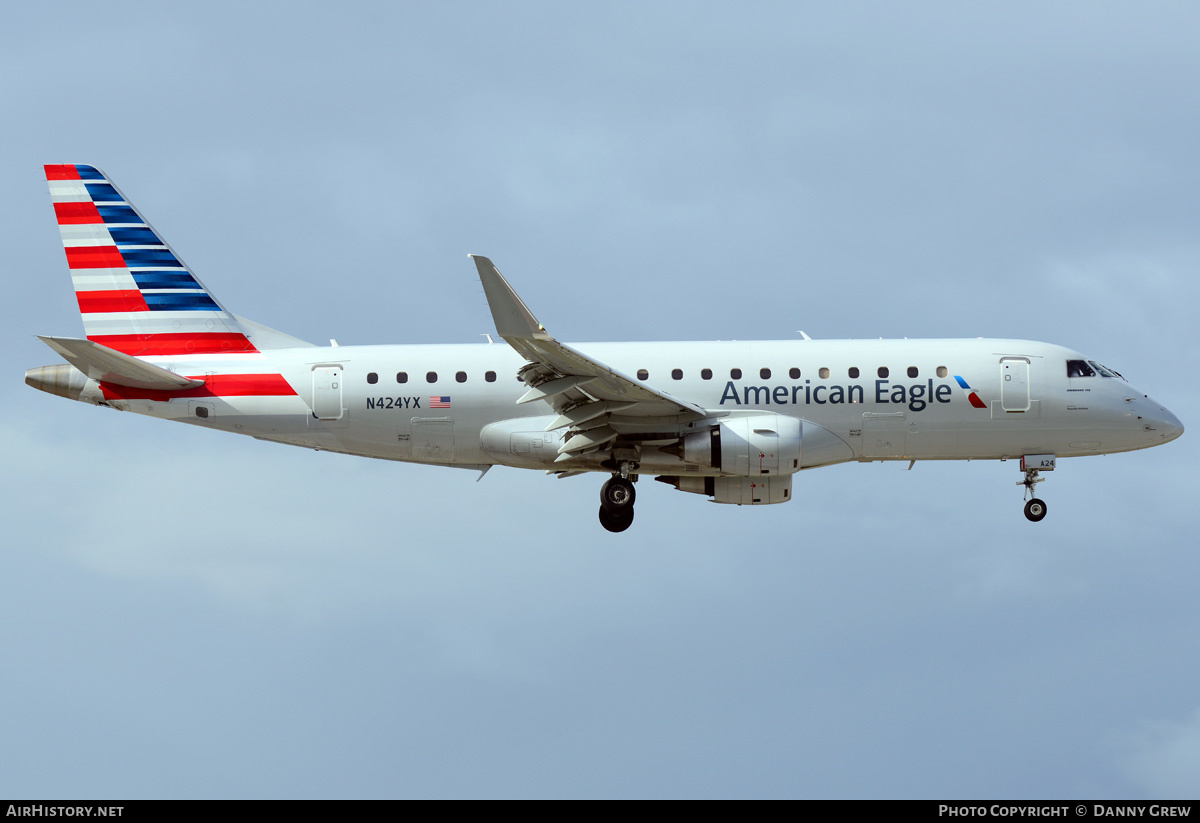 Aircraft Photo of N424YX | Embraer 175LR (ERJ-170-200LR) | American Eagle | AirHistory.net #214975
