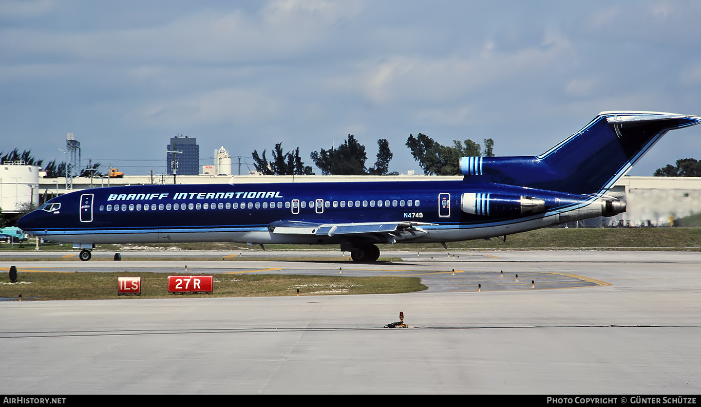 Aircraft Photo of N4749 | Boeing 727-235 | Braniff International Airlines | AirHistory.net #215015