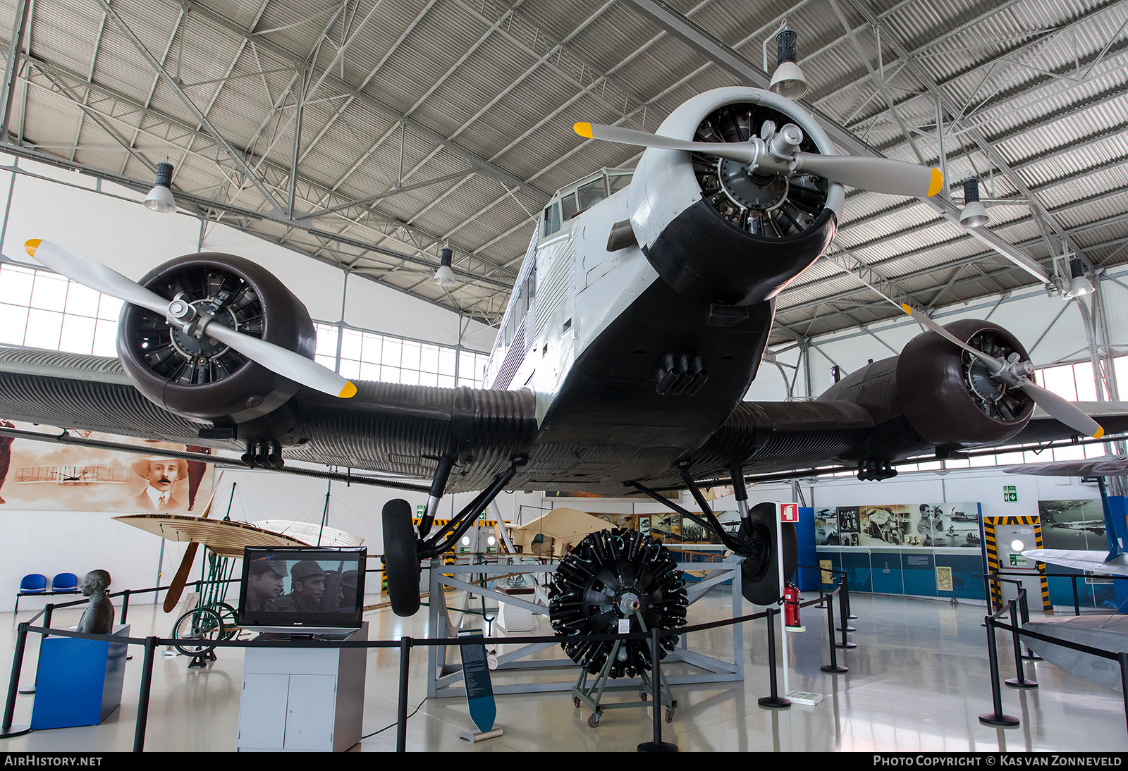 Aircraft Photo of 6304 | Junkers Ju 52/3m ge | Portugal - Air Force | AirHistory.net #215022