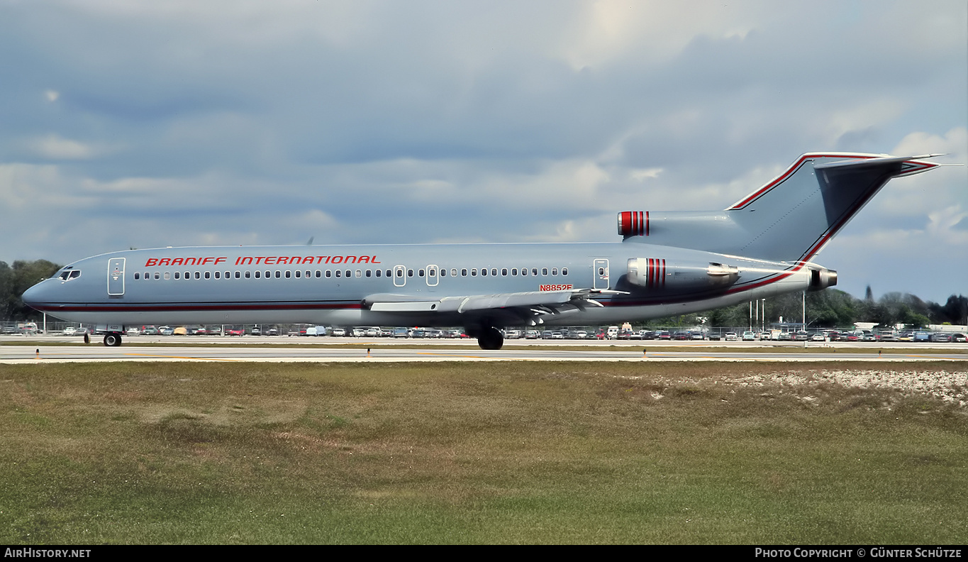 Aircraft Photo of N8852E | Boeing 727-225 | Braniff International Airlines | AirHistory.net #215026